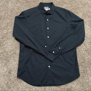 Old Navy button down shirt. Awesome Polka dot print! Perfect!